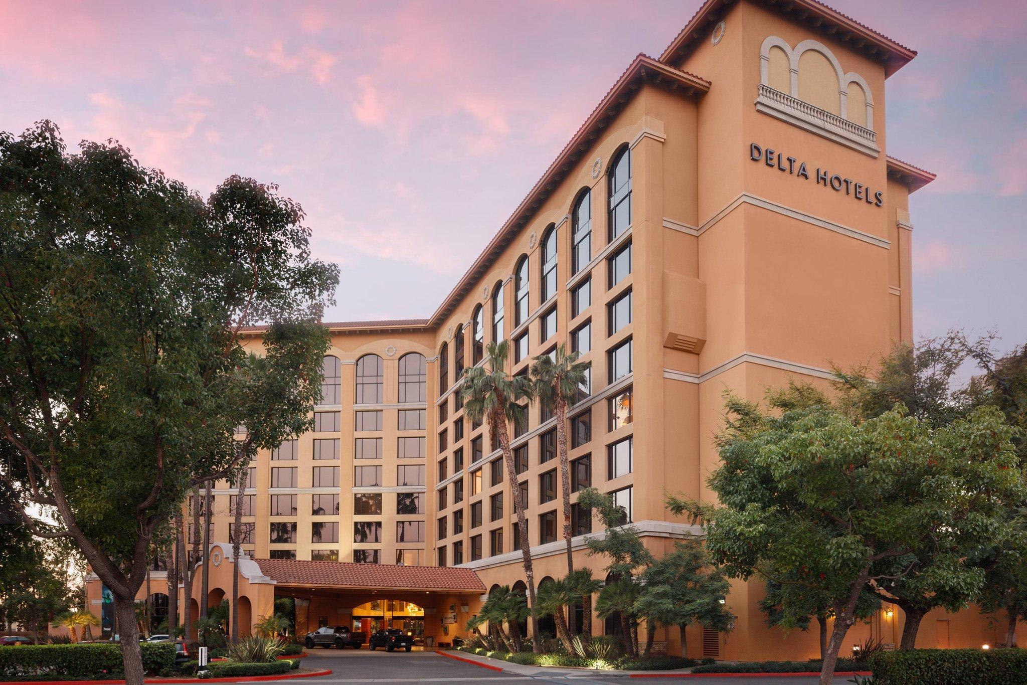Delta Hotels By Marriott Anaheim Гарден Гров Экстерьер фото