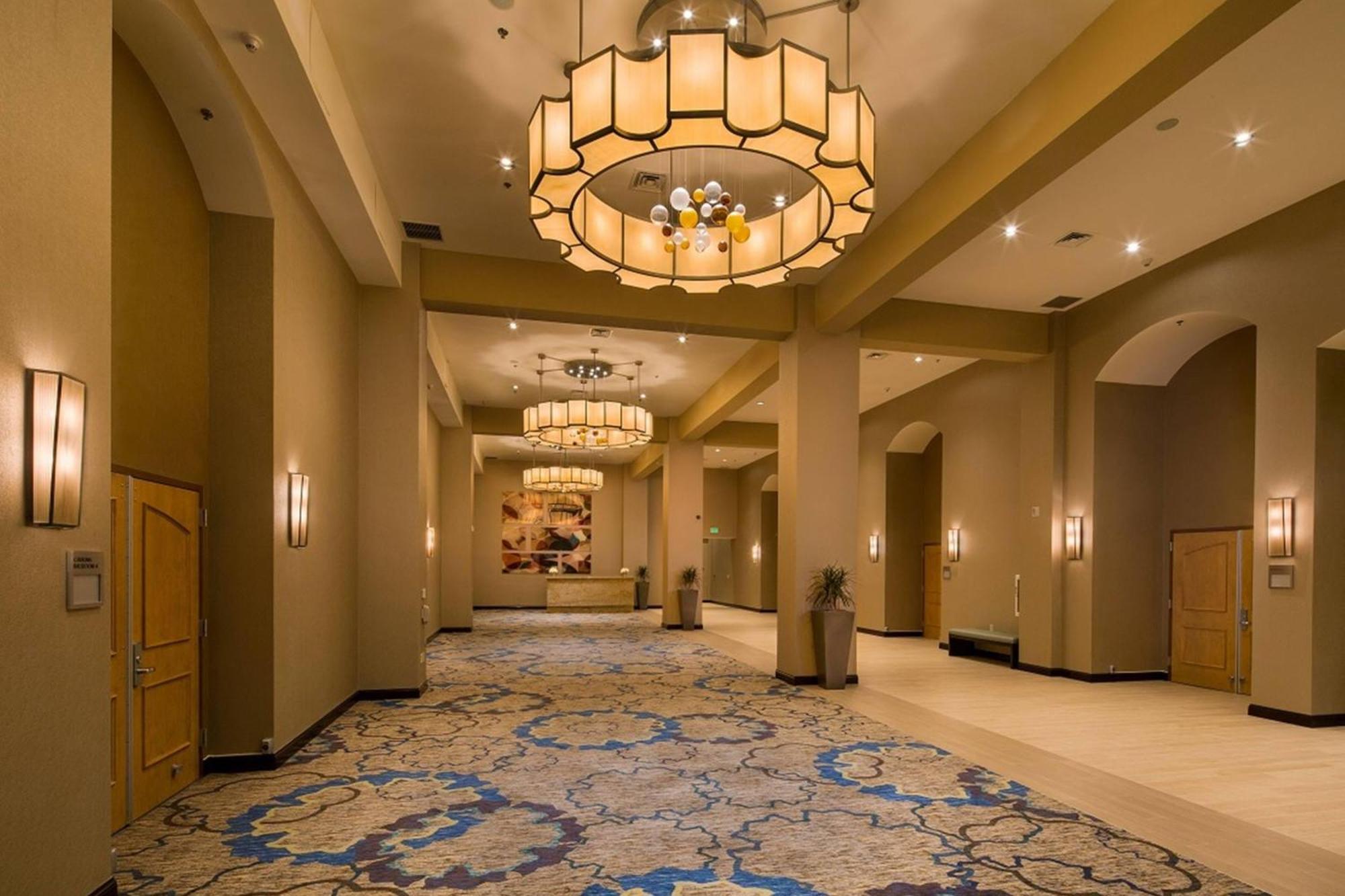 Delta Hotels By Marriott Anaheim Гарден Гров Экстерьер фото